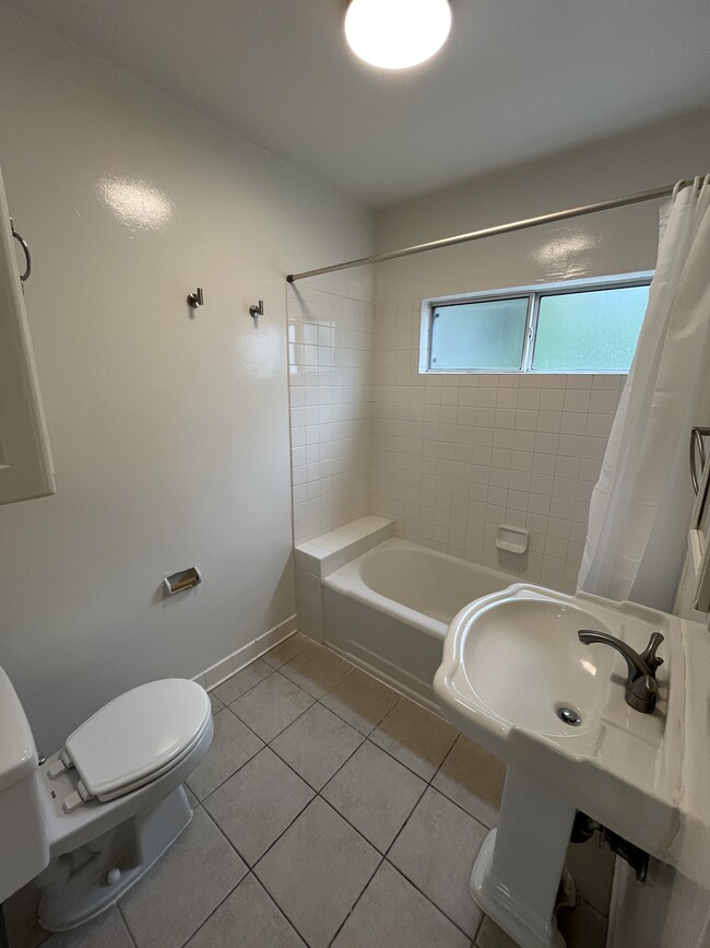 Building Photo - 934 16th St