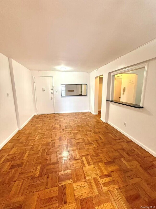 Foto del edificio - 74-02 43rd Ave