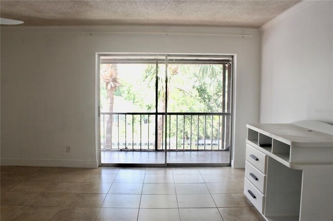 Building Photo - 9101 Tudor Dr