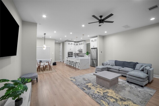 Foto del edificio - 410 E 41st St