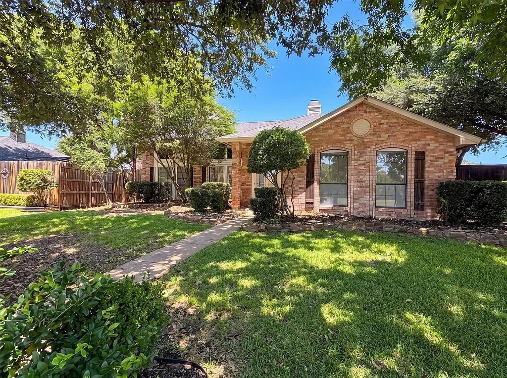 Building Photo - 1613 Mullins Dr