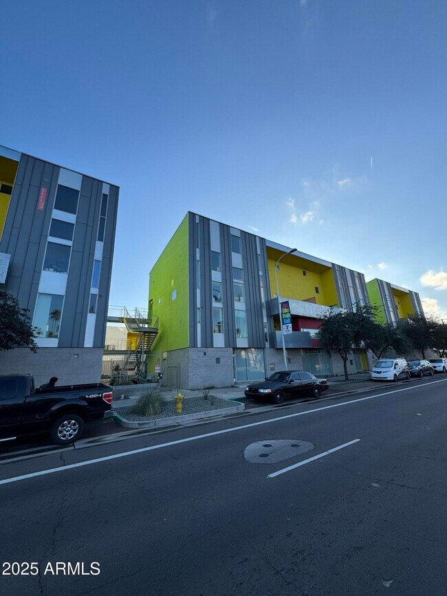 Building Photo - 1111 W University Dr