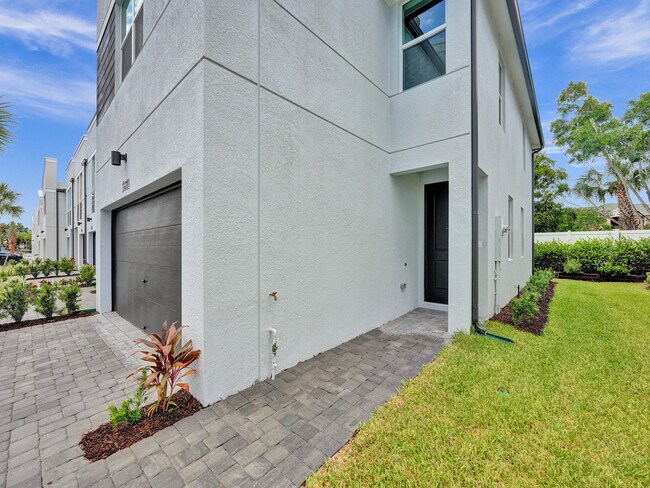 Foto del edificio - 5671 Enclave Dr