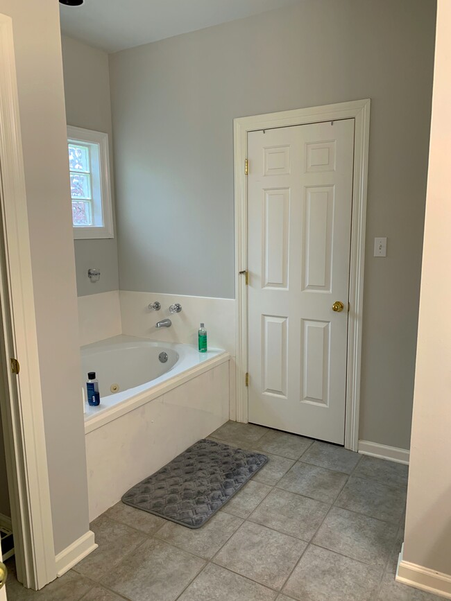 Building Photo - 5629 Arialo Dr