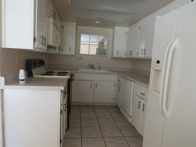 Building Photo - 1440 E Laguna Pl