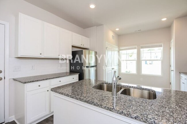 Building Photo - 837 Coosaw Pl