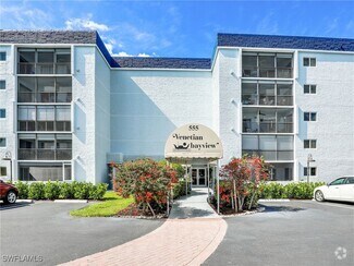 Building Photo - 555 Park Shore Dr