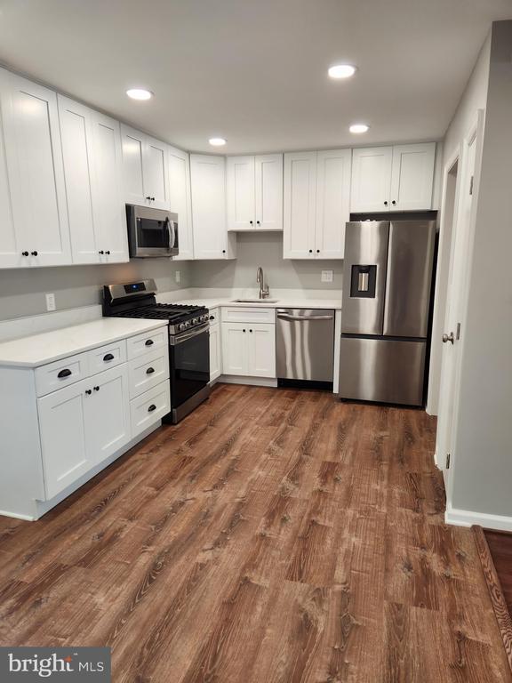 Foto del edificio - 8404 N Brook Ln