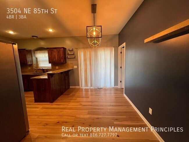 Foto del edificio - 3504 NE 85th St