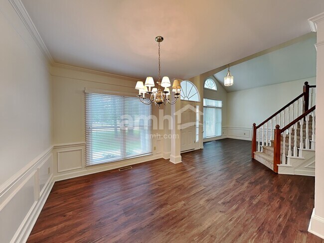 Building Photo - 11300 Coachman Cir