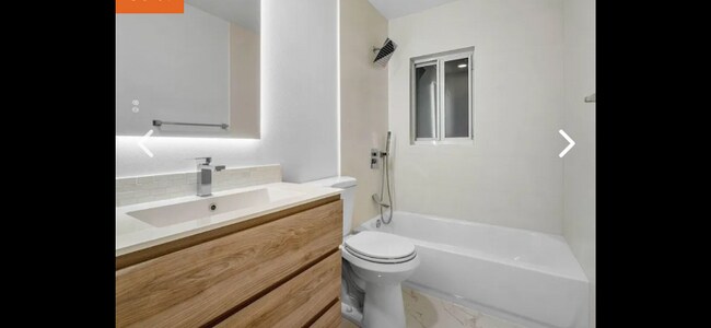 Foto del edificio - 4639 Blue Pine Cir