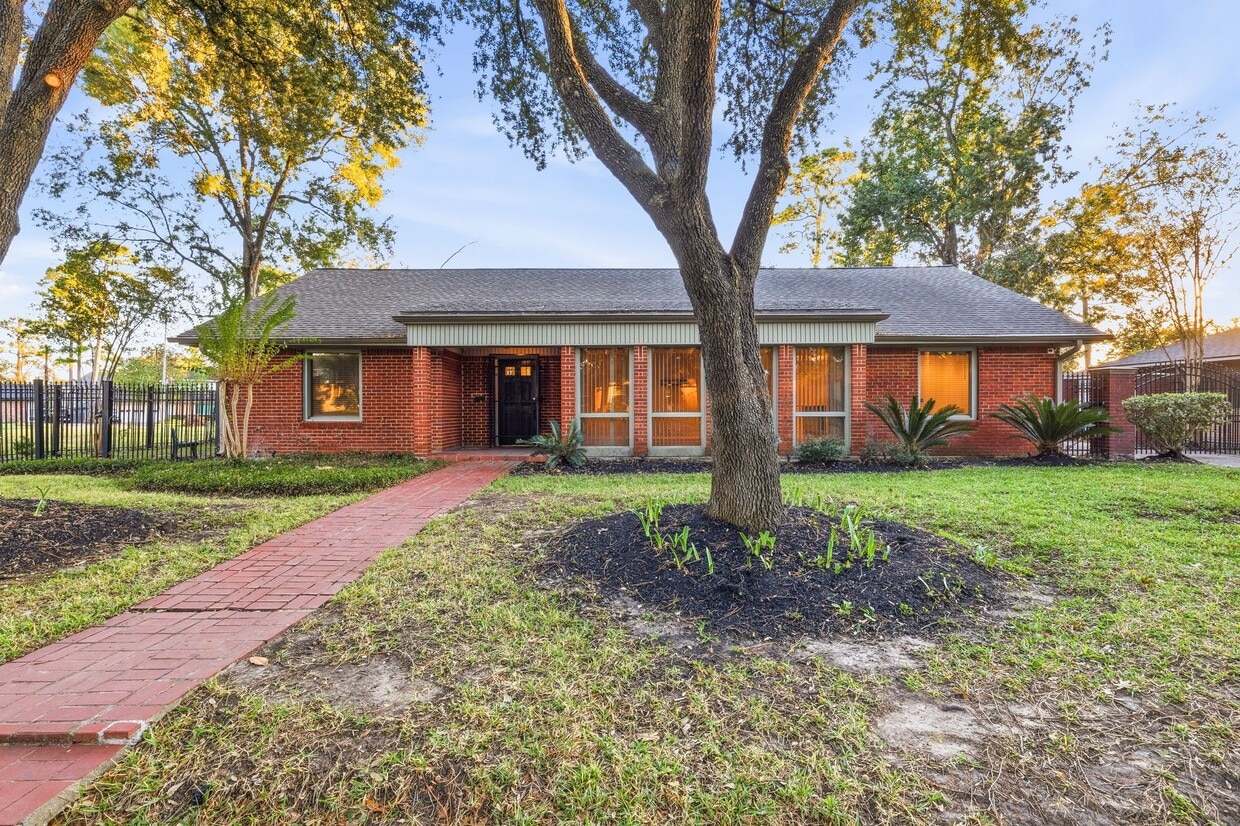 Foto principal - 3338 Prospect St