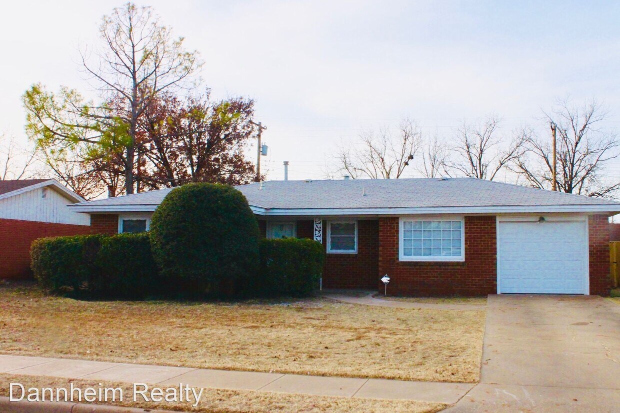 Foto principal - 3 br, 2 bath House - 1311 46th Place