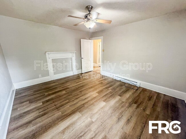 Photo - 1002 W 6th St House