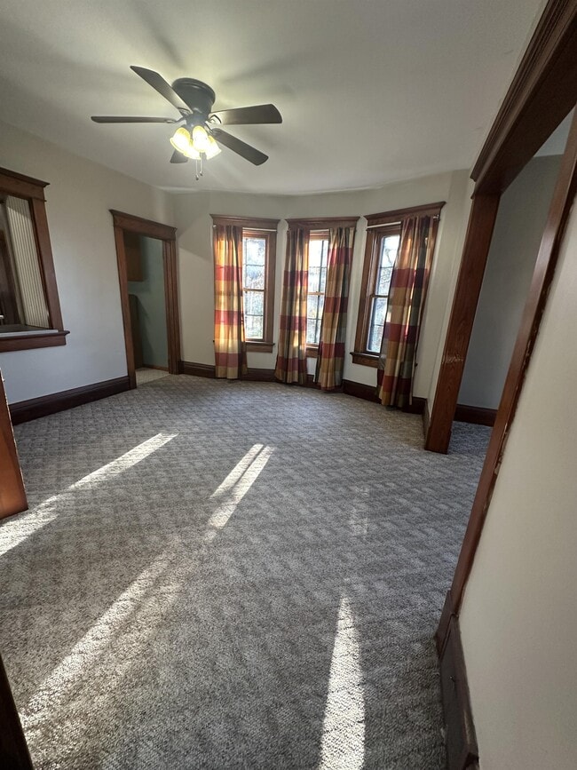 Building Photo - 2714 Pinard St