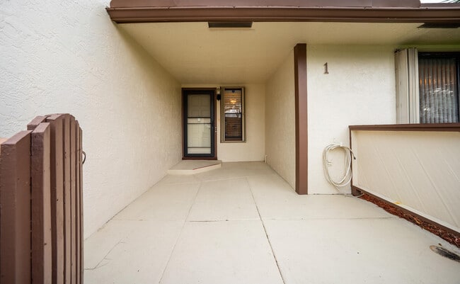 Building Photo - 1 Brompton Ln