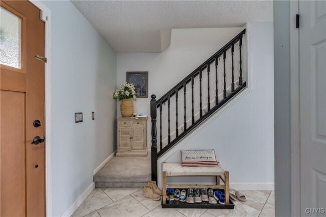 Building Photo - 467 Barben Ave