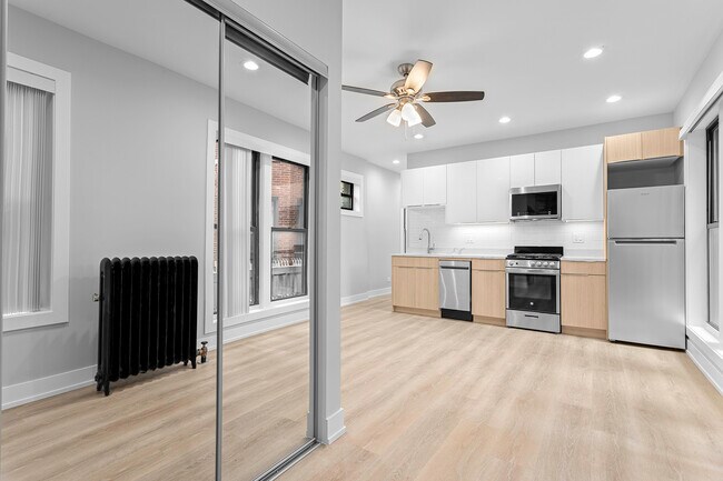 Building Photo - 1651 W Jonquil Terrace