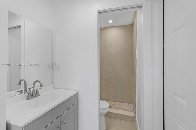 Foto del edificio - 1315 NE 146th St