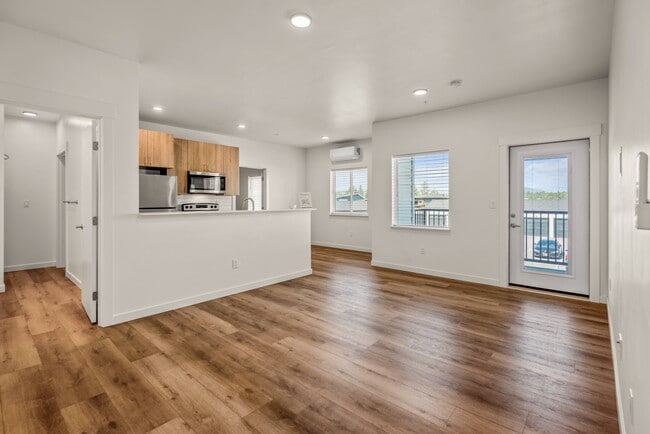 Building Photo - Silverbrook Apartments