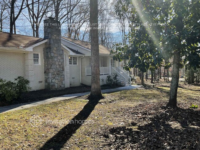 Foto del edificio - 492 Summit Ridge Dr