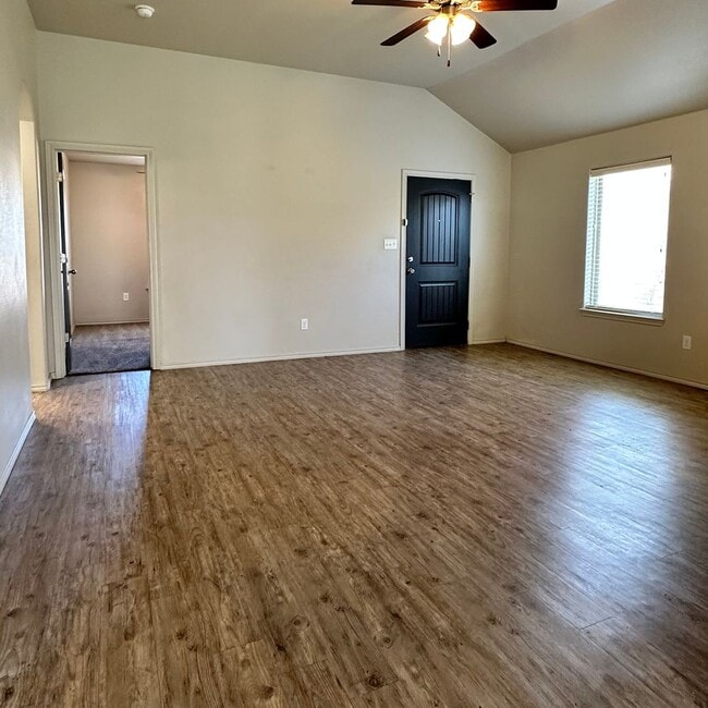 Building Photo - Pre-Leasing for June 2025! - 4 Bedroom Hom...