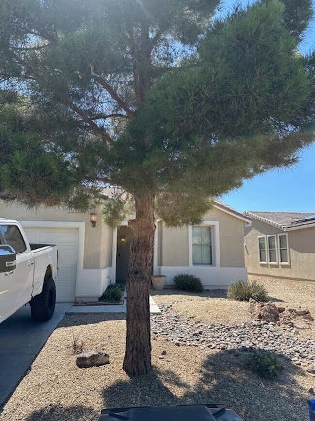 Foto del edificio - Beautiful three Bedroom, 2 Bath Home