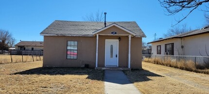 Building Photo - 607 W 17th St