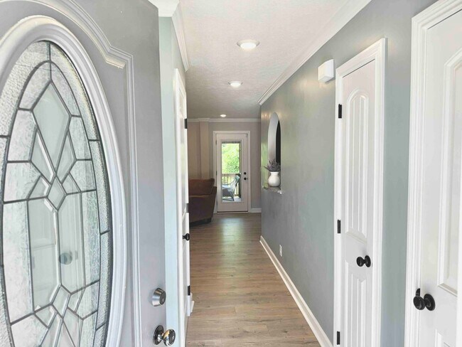 Foto del edificio - 1057 Brightwood Ct