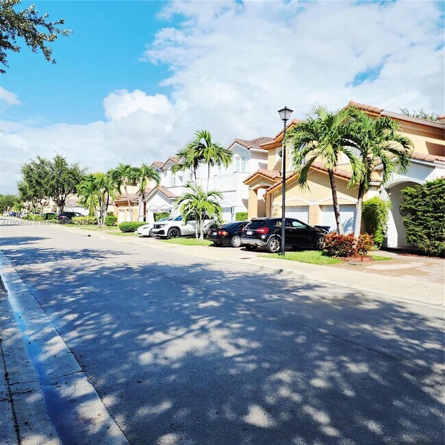 Foto del edificio - 10955 NW 87th Ln