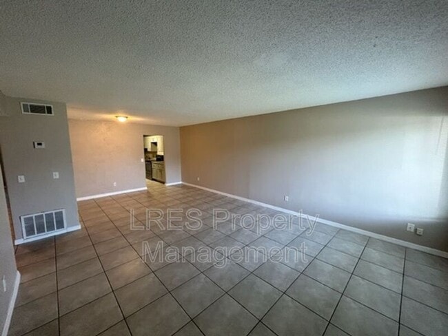 Foto del edificio - 605 Northlake Blvd