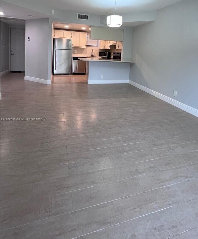 Building Photo - 8290 Lake Dr