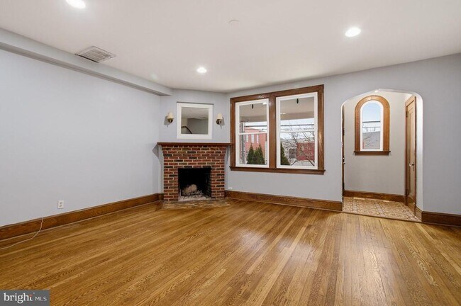 Foto del edificio - 223 Ingraham St NW