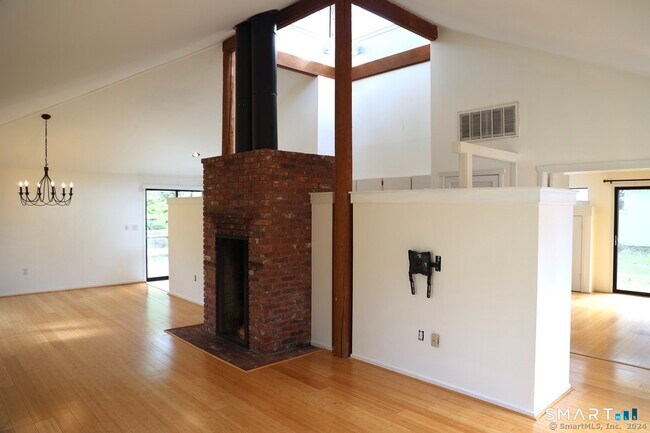 Foto del edificio - 3 Edgewood Cir