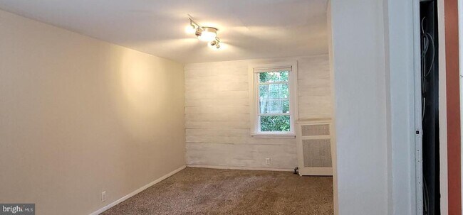 Building Photo - 42 E Wyomissing Ave