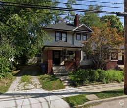 Building Photo - 646 E 54th St