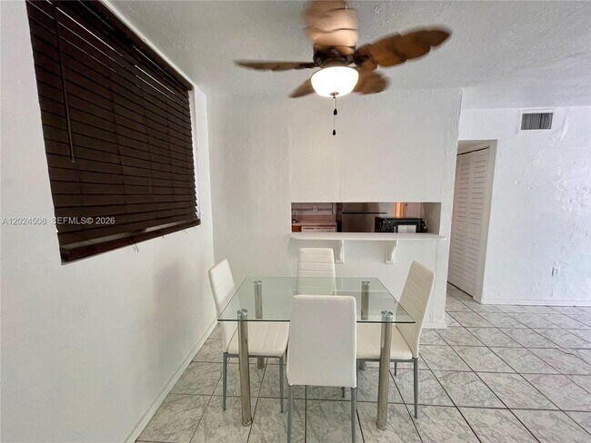 Foto del edificio - 1670 Bay Rd