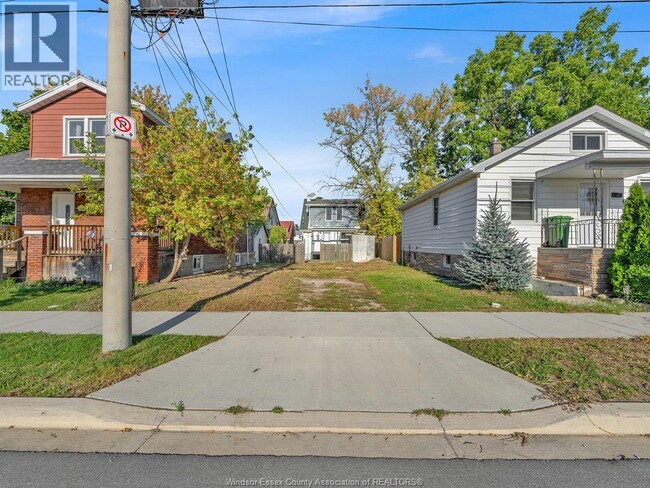 Building Photo - 943 Pillette Rd