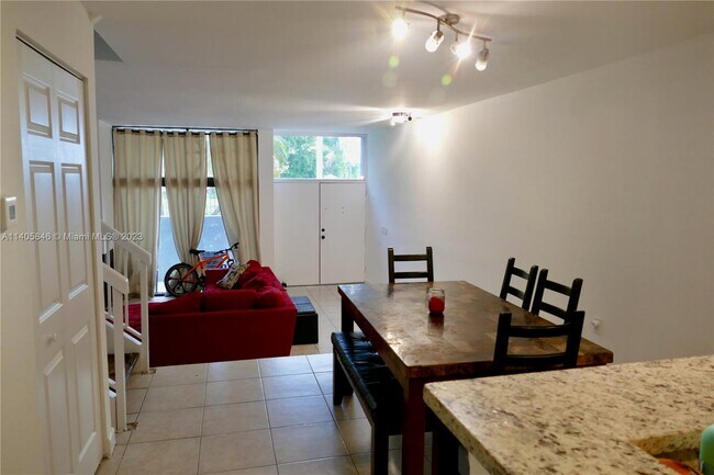 Foto del edificio - 3003 NE 183rd Ln