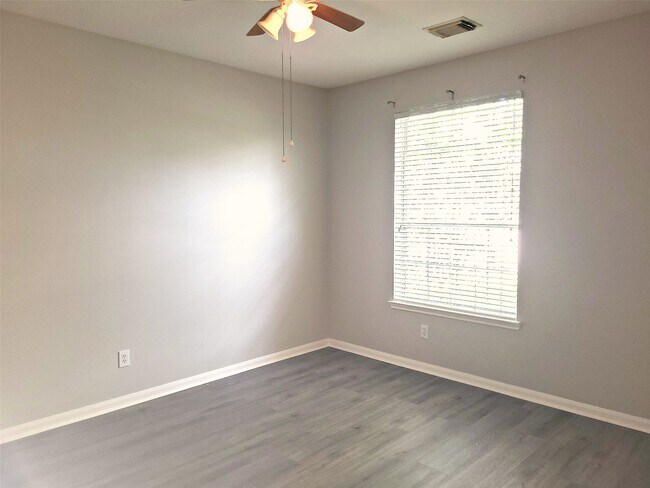Foto del edificio - 15106 Petties Way