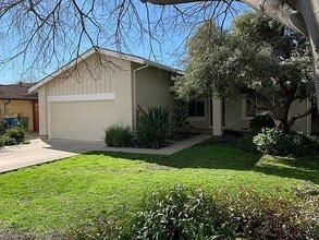 Building Photo - 563 Simas Dr