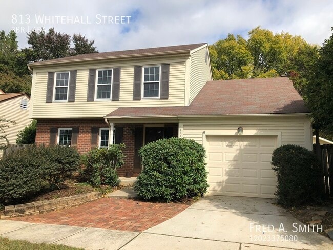 Photo - 813 Whitehall St House