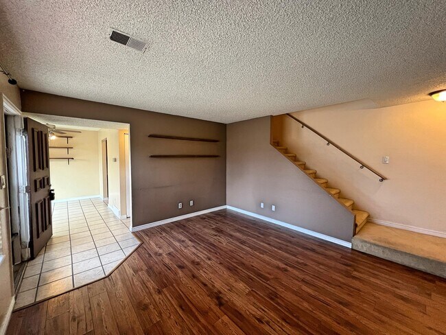 Foto del edificio - 8783 Yukon St