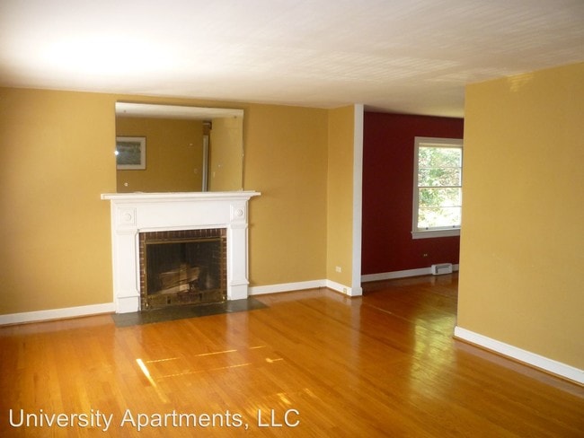 Building Photo - 821 Cabell Ave