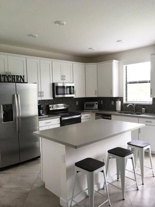 Foto del edificio - 12932 Anthorne Ln