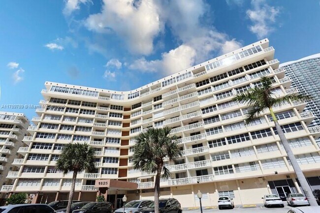 Foto del edificio - 1825 S Ocean Dr