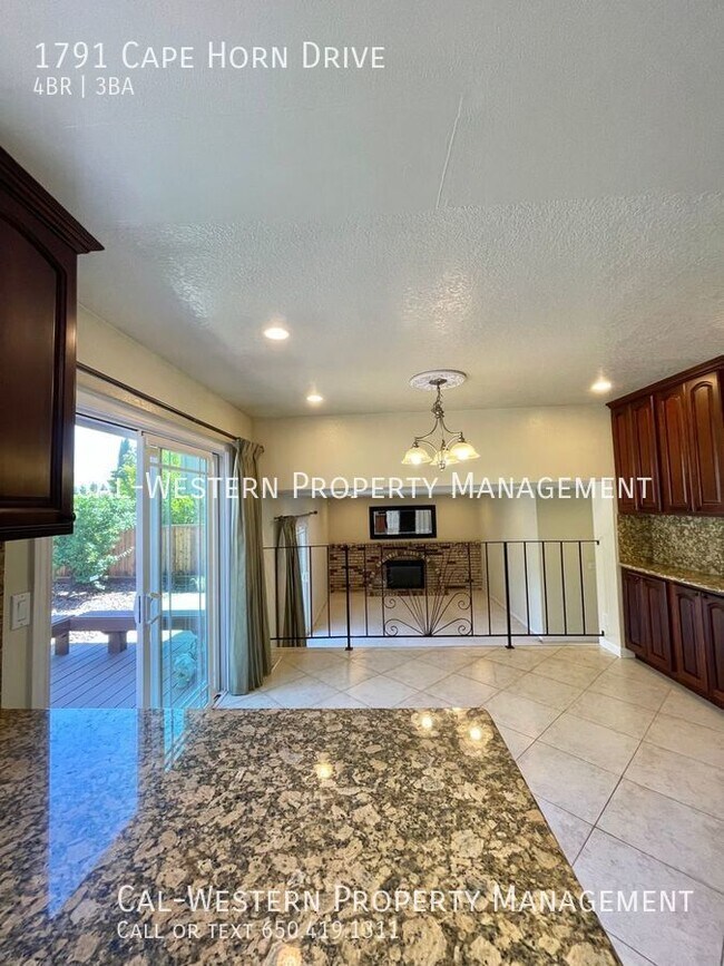 Building Photo - 4 Bedroom, 2 1/2 Bath in San Jose - Commod...