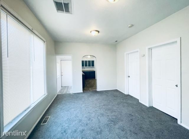 Foto del edificio - 3 br, 1 bath House - 5667 Anthon St