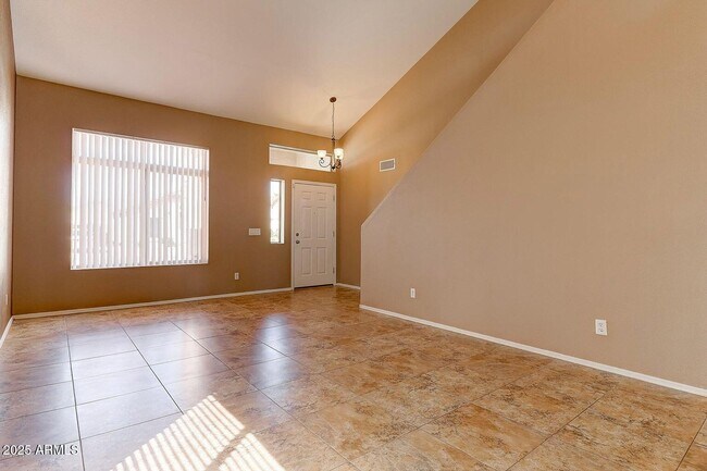 Building Photo - 15929 W Cottonwood St