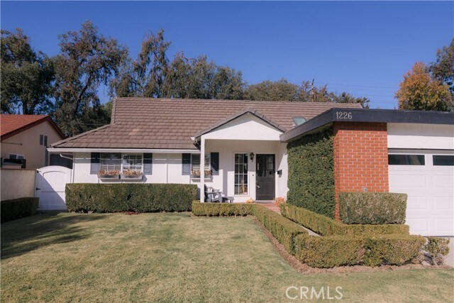 Building Photo - 1226 Londonderry St